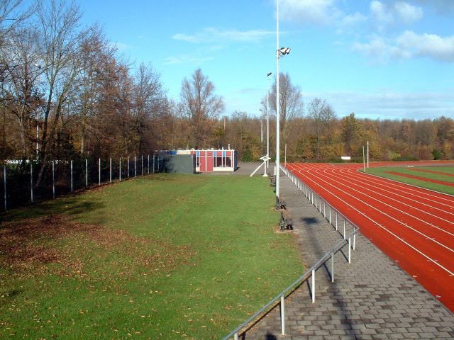 Clubgebouw en terrein AV Spirit in 2002